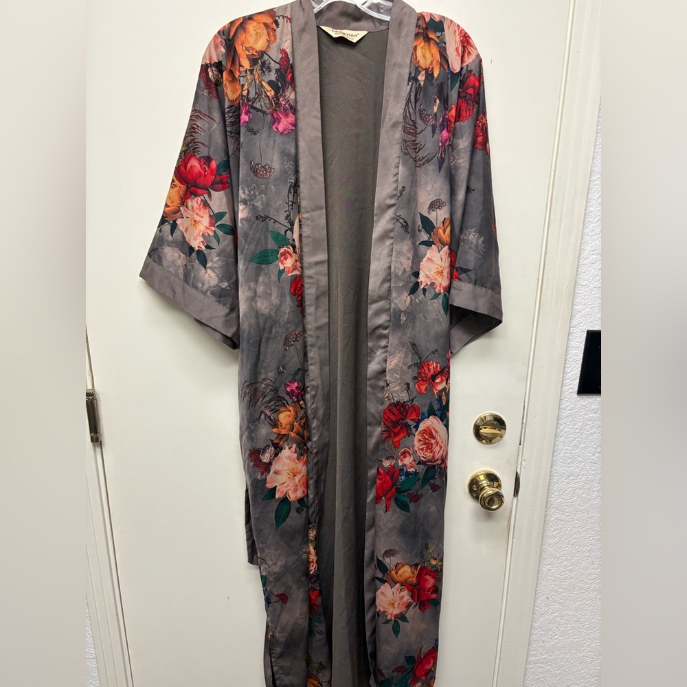 Ledamon kimono style robe - Picture 2 of 10